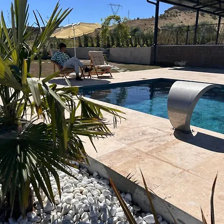 Green Valley House Villa