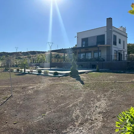 Villa Green Valley House *